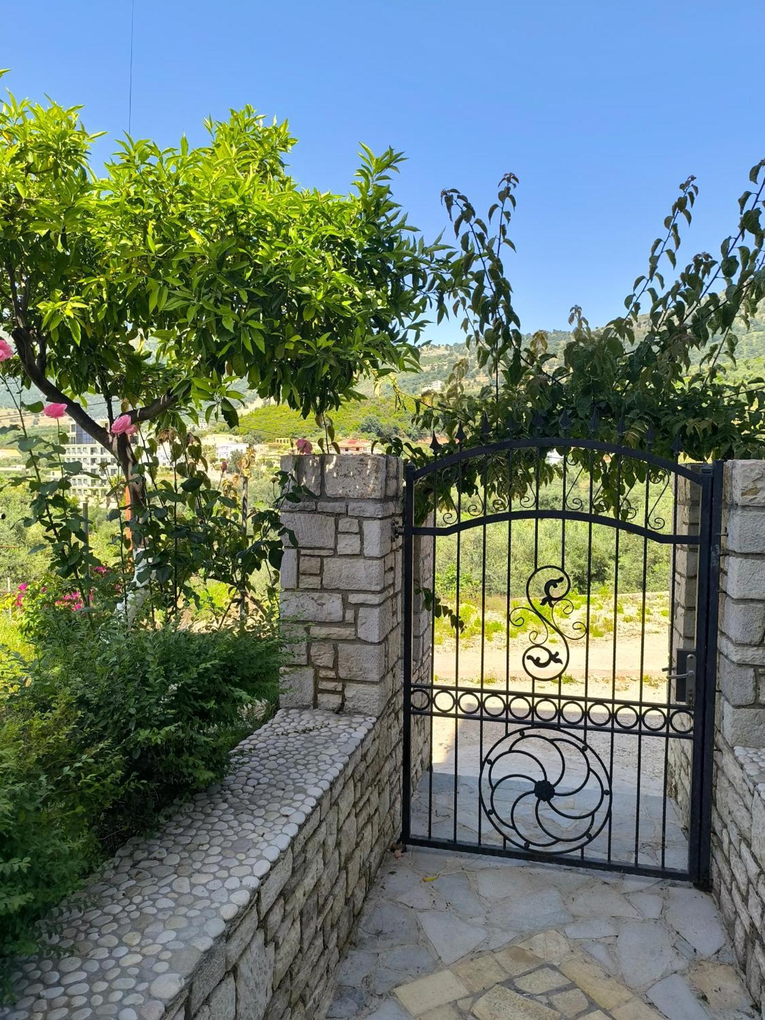 Villa Bodini Himare Bagian luar foto